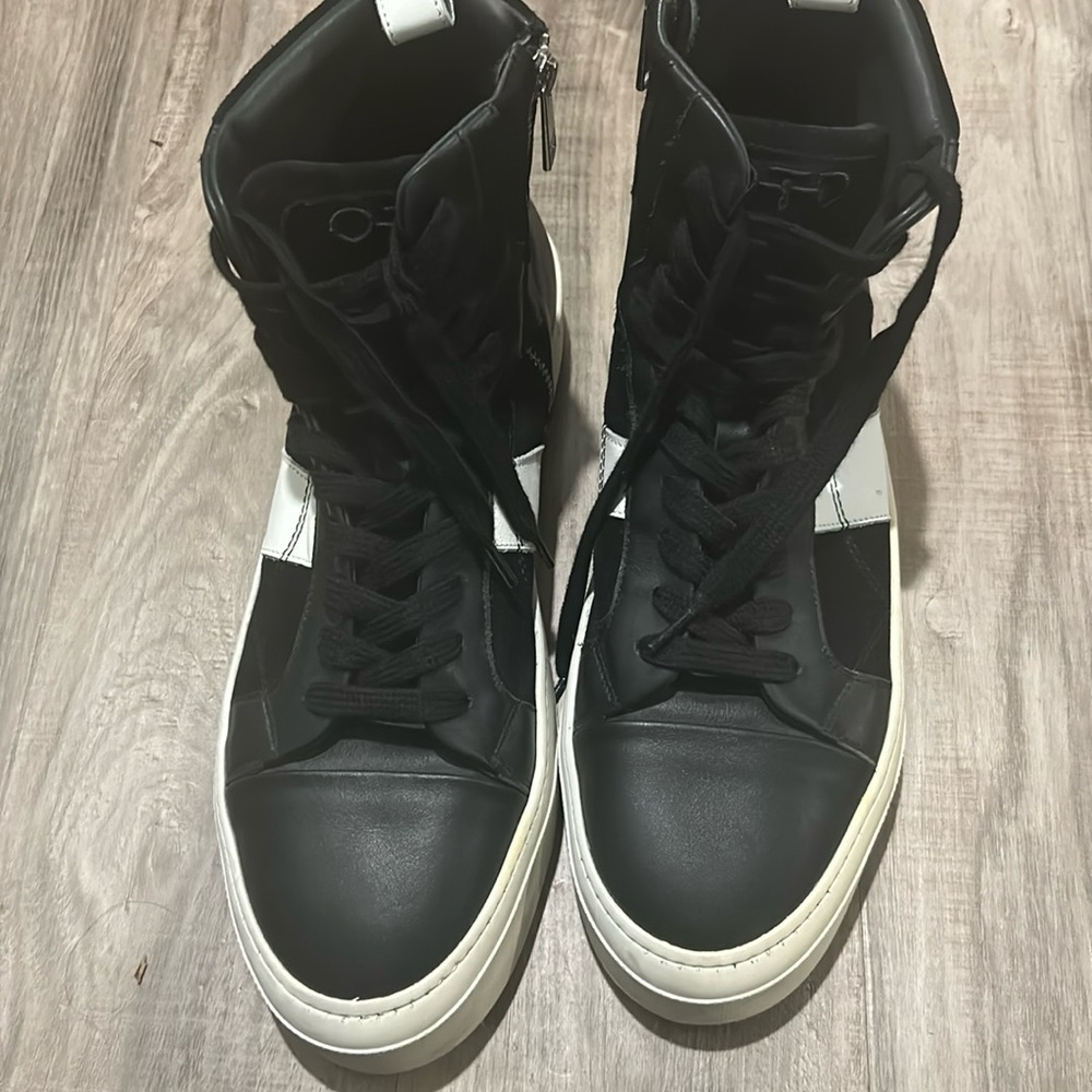 Otd 2023 “Classic Hi-Top” Model Black And White.Size Men’s 11.5